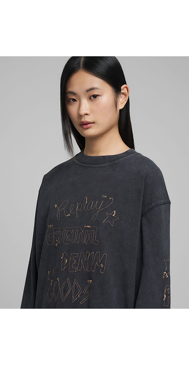 刺しゅう入り ボーイフィットロングTシャツ 詳細画像